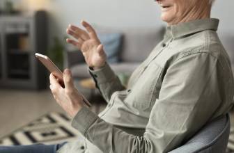 Puhelinliittymä vanhukselle